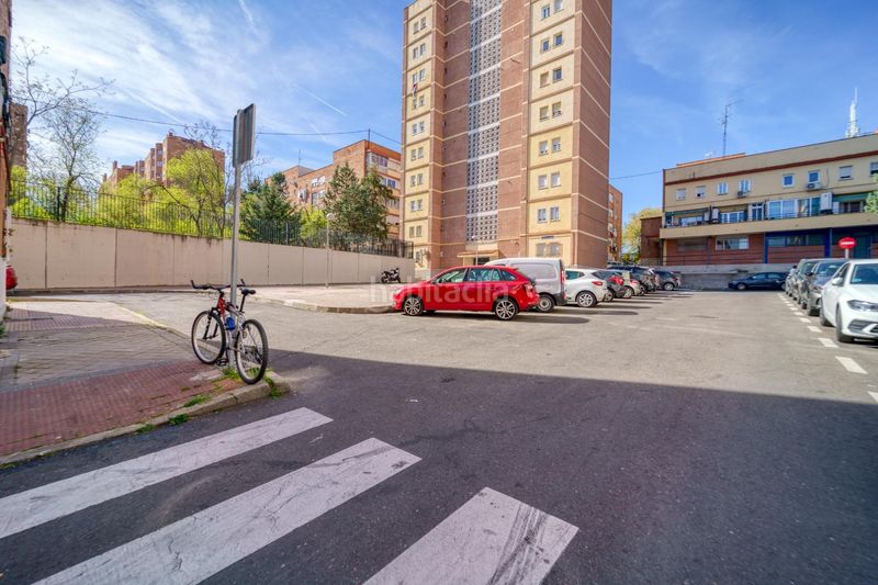 Foto 639a4a2c-2d7d-4d17-ac3b-bff214e64bb4. Piso en Apóstol Santiago Madrid