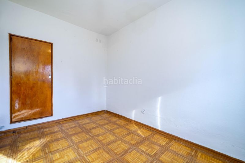 Foto 8d9eae06-3a10-4294-bd97-cc2b4647c023. Piso en Apóstol Santiago Madrid