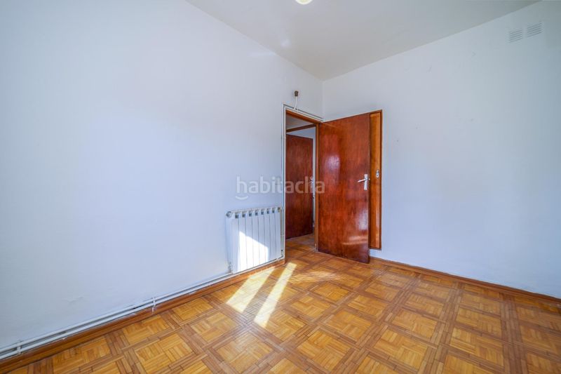 Foto 97a14c3d-25ba-4b47-a702-f8f1936baf59. Piso en Apóstol Santiago Madrid