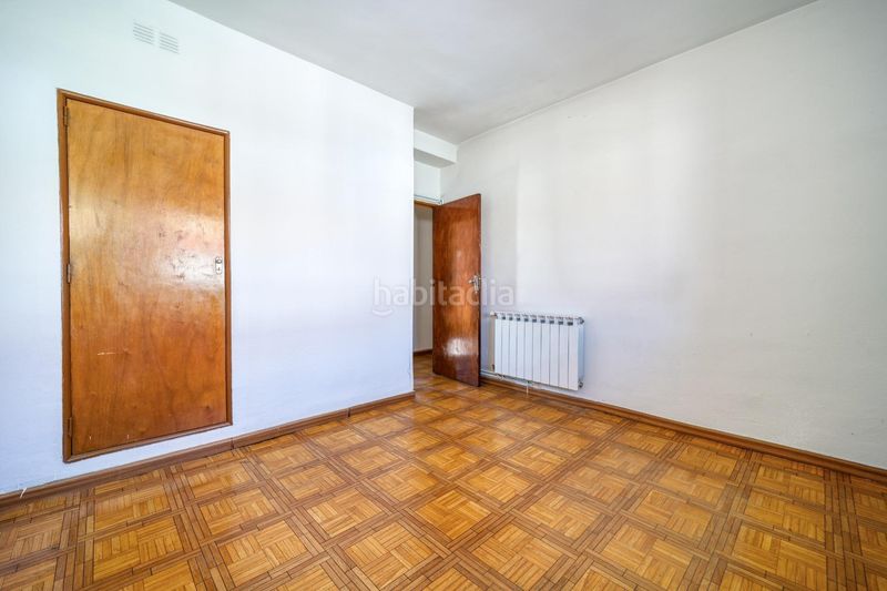 Foto cd26830f-70f7-41c6-9fb0-f4a95ae0a566. Piso en Apóstol Santiago Madrid