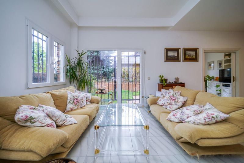 Foto 23c46087-be7d-4de4-9a67-660fb733be3f. Casa aparellada amb calefacció a La Florida - El Plantío Madrid