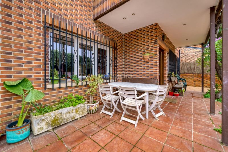 Foto 3d403d64-01e2-4f30-9c6c-df2c0d2ea535. Casa aparellada amb calefacció a La Florida - El Plantío Madrid