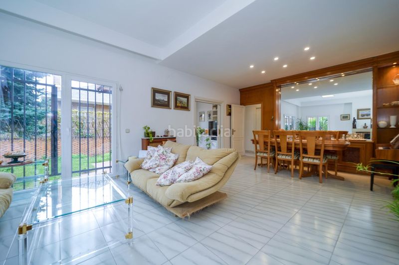 Foto 4f0c2f04-e3b6-4fc9-9e25-22923f72524a. Casa aparellada amb calefacció a La Florida - El Plantío Madrid