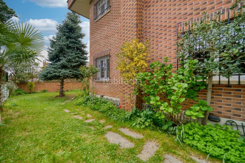 Foto d900fcdd-d5de-4196-8195-8a0d3580b5fe. Casa aparellada amb calefacció a La Florida - El Plantío Madrid