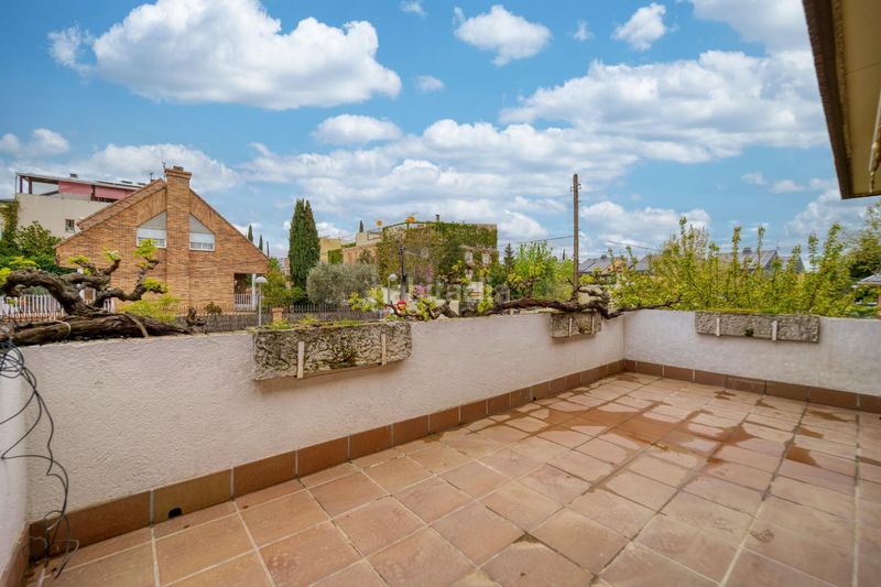 Foto dce70015-a93c-4fc0-8712-475eb48920e4. Casa aparellada amb calefacció a La Florida - El Plantío Madrid