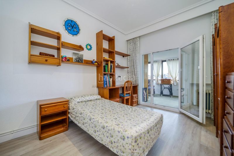 Foto e0966396-c5e1-446a-a9fa-6a93df7689dc. Casa aparellada amb calefacció a La Florida - El Plantío Madrid