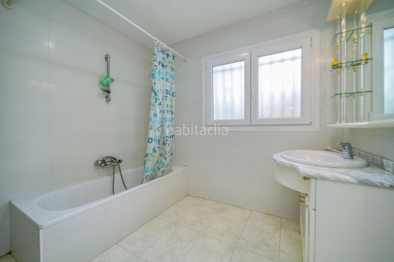 Foto b886945b-ac66-4d7e-9e04-c8271c4ea986. Casa pareada en La Florida - El Plantío Madrid