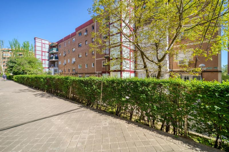 Foto c974bc3b-a2f4-47ff-89e9-42e5a3a07883. Piso en Canillas Madrid