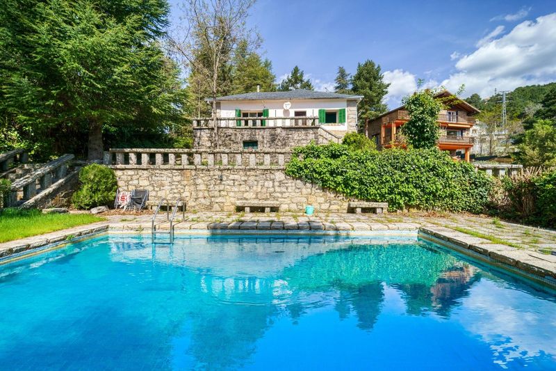 Foto 955c2853-8c6c-43ab-aba4-b752c34dc728. Chalet con parcheggio piscina in Navacerrada