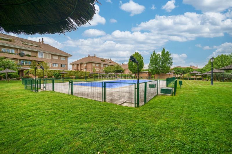 Foto 13b8c34f-7275-4d2e-84f8-64b450bb1195. Lloguer pis amb calefacció aparcament piscina a Valdemarín Madrid