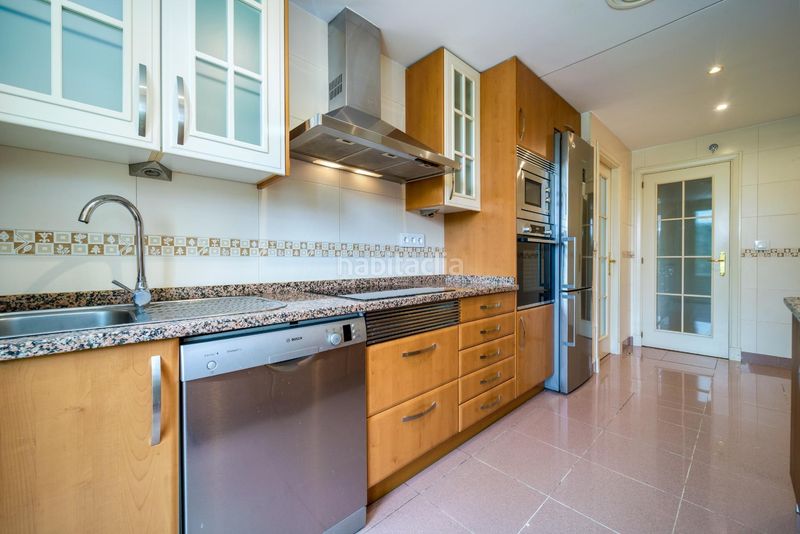 Foto 1977aec4-303e-4285-834a-53e2bb1bbfe2. Lloguer pis amb calefacció aparcament piscina a Valdemarín Madrid