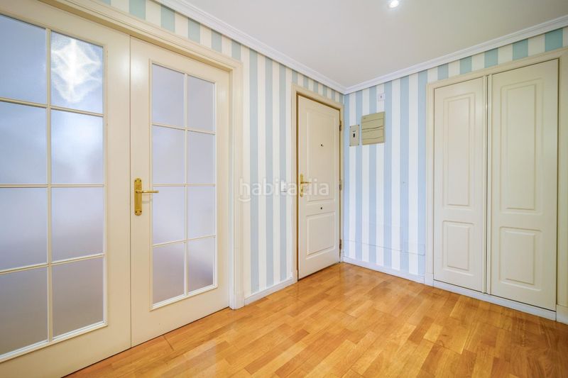 Foto 274e8368-e93e-4d5a-bc95-9b30a69f4113. Lloguer pis amb calefacció aparcament piscina a Valdemarín Madrid