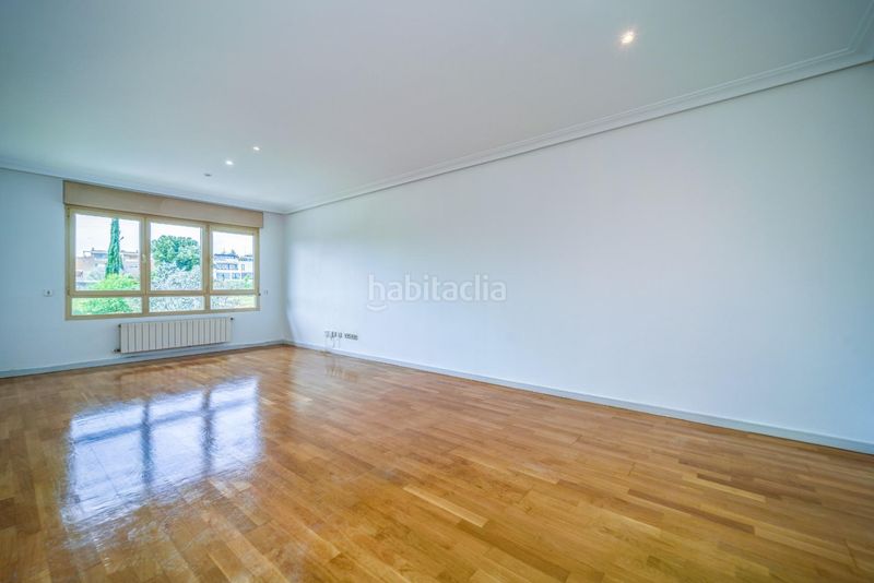 Foto 94dac9bc-cc8e-4cc5-bd33-888eea43b358. Lloguer pis amb calefacció aparcament piscina a Valdemarín Madrid