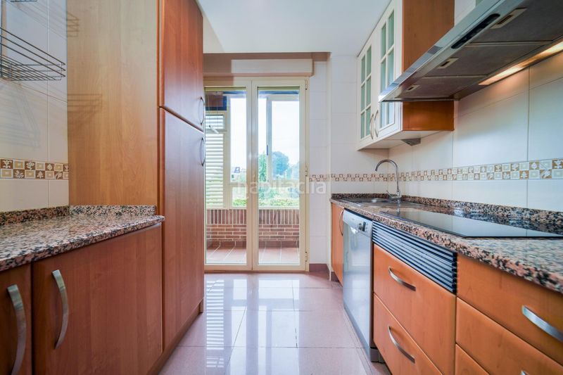 Foto a1f438a8-1f9d-4af0-aca7-7e401867489e. Lloguer pis amb calefacció aparcament piscina a Valdemarín Madrid