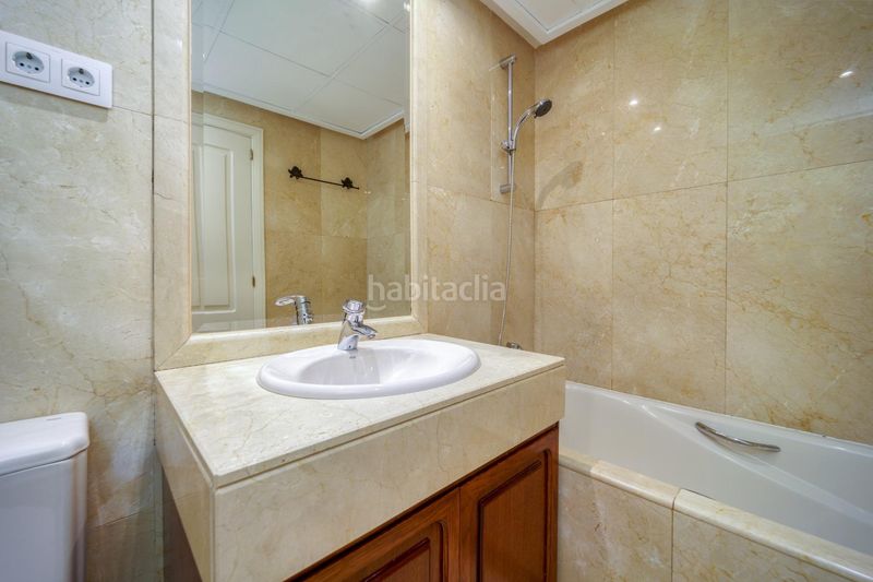 Foto a3112532-d6e2-49e4-8357-32c3a1b088d9. Lloguer pis amb calefacció aparcament piscina a Valdemarín Madrid