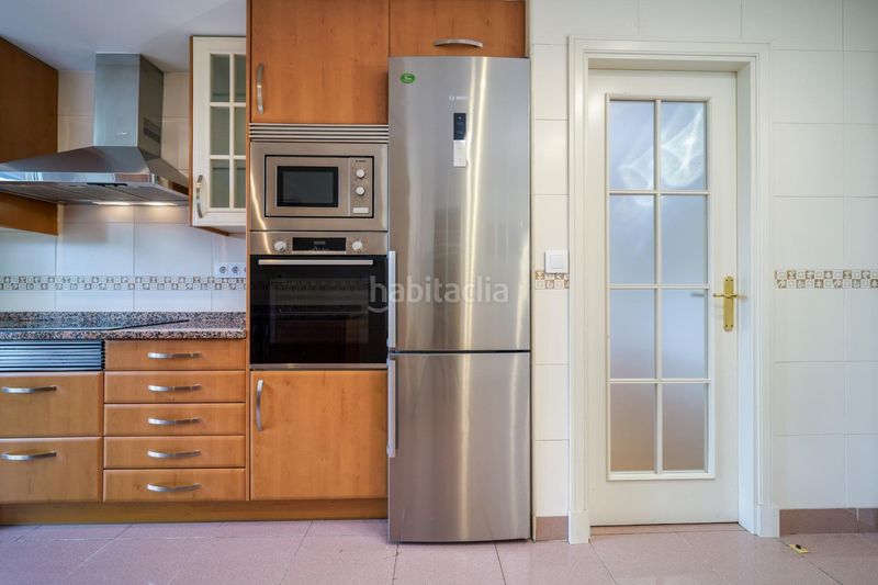 Foto c1ec6bdd-2fd5-4171-9f62-f52647fae84b. Lloguer pis amb calefacció aparcament piscina a Valdemarín Madrid