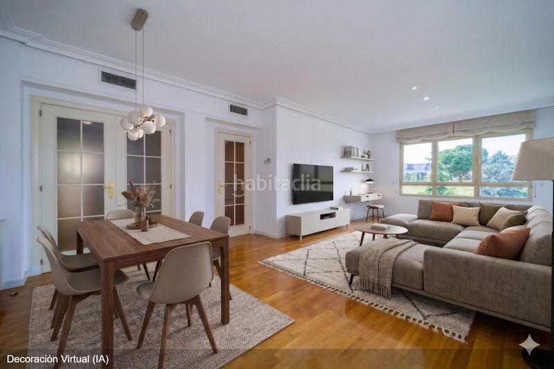 Foto d00e5352-e622-4d09-b9ac-9d965b07e58a. Lloguer pis amb calefacció aparcament piscina a Valdemarín Madrid