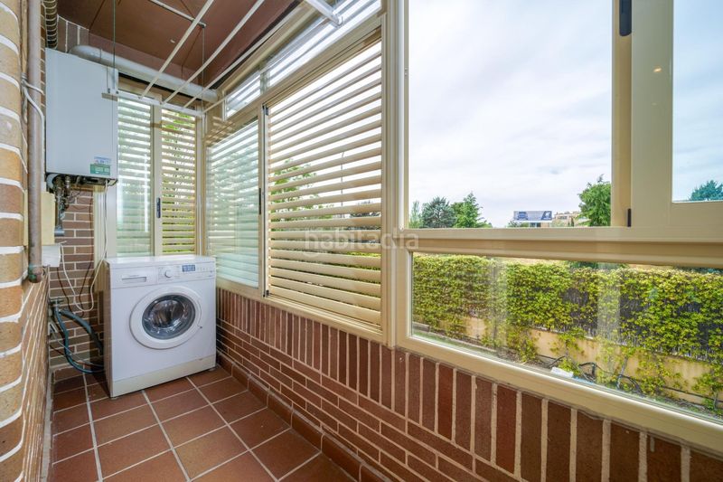 Foto d7fe6dc0-998a-4c04-bab3-d79772283981. Lloguer pis amb calefacció aparcament piscina a Valdemarín Madrid