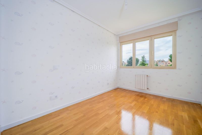 Foto e3b0b33c-1272-4a7c-b3d2-ad4d92fe2b3d. Lloguer pis amb calefacció aparcament piscina a Valdemarín Madrid