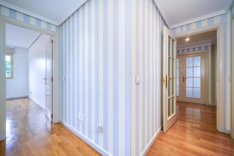 Foto fa53a340-6b5d-44cd-a4b6-45f4e314721e. Lloguer pis amb calefacció aparcament piscina a Valdemarín Madrid