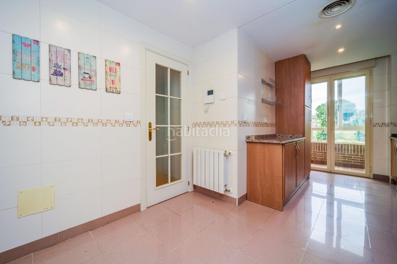 Foto fdc1f7e8-7dff-426b-8c93-10ec1d94ae3b. Lloguer pis amb calefacció aparcament piscina a Valdemarín Madrid