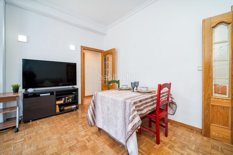 Foto bd096731-56f3-4169-a894-16c798e70c35. Piso en Legazpi Madrid