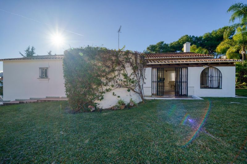 Foto d898976f-bb2e-4050-ba19-afe852e8c7ba. Chalet en Nueva Andalucía centro Marbella