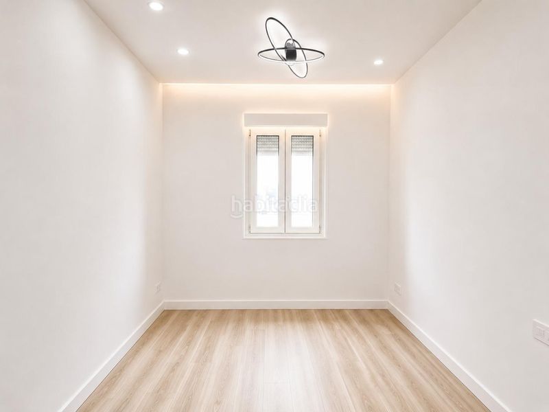 Foto 137a0088-2c14-420a-af3b-0fbbb46187c0. Rent flat with heating in Jerónimos Madrid