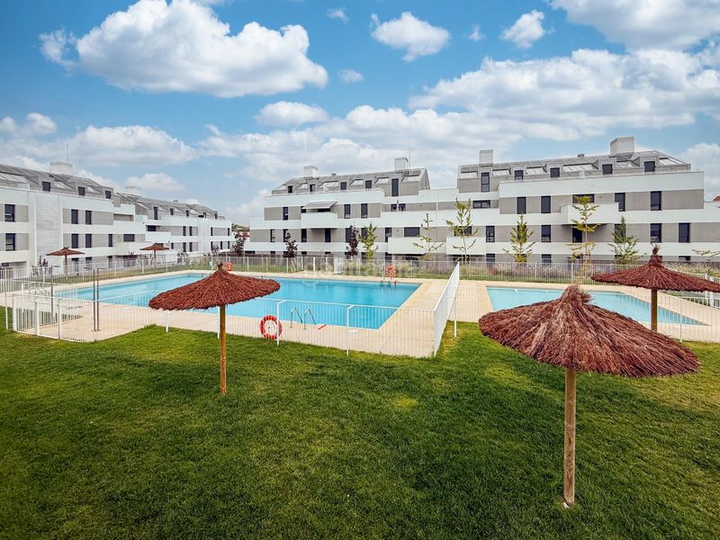 Foto 033286cb-0a20-4f47-b974-5f4be025beeb. Rent flat with heating parking pool in Cobeña