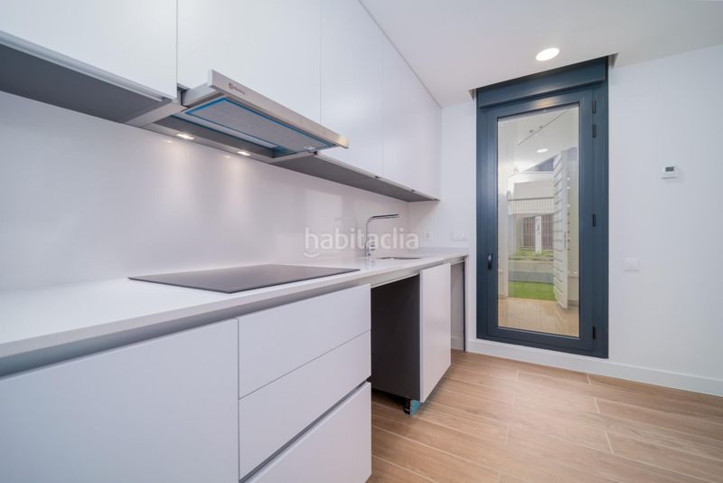 Foto 8d9e4916-f9d3-4569-87bf-68d92b2c8883. Rent flat with heating parking pool in Cobeña
