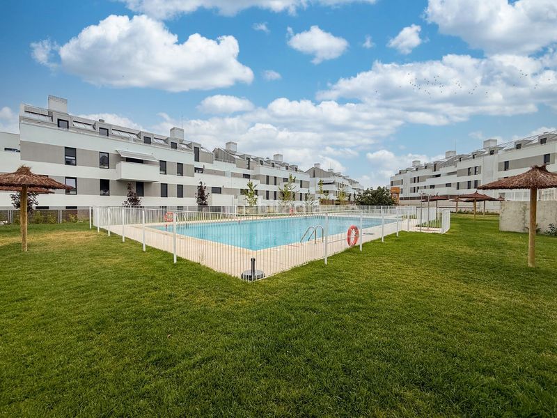 Foto 97b0b722-8923-4e94-b7c6-6c7bee72d0ee. Rent flat with heating parking pool in Cobeña