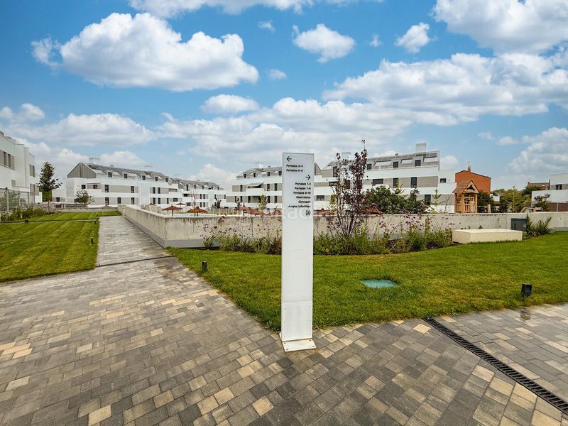 Foto d92a7ddc-e651-4c4b-a394-52c2ffb13252. Rent flat with heating parking pool in Cobeña