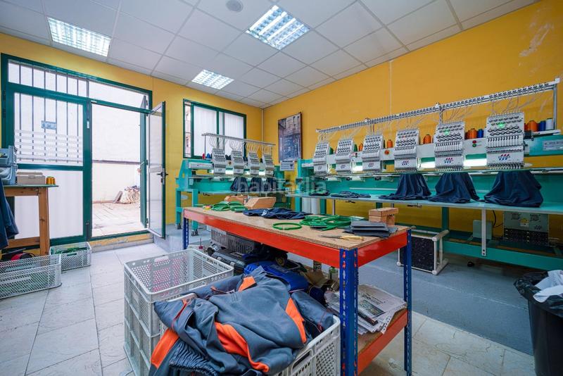 Foto f28d0a8c-ad68-4eb1-9d39-552b889078f6. Local commercial dans San Isidro Getafe