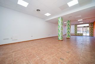 Local commercial  Avenida juan carlos i. Local en avenida juan carlos i en cuenca