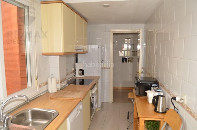 Foto 4095ba22-f3d6-4bfe-8582-e6e21fbd49b8. Lloguer pis amb calefacció piscina a Acacias Madrid