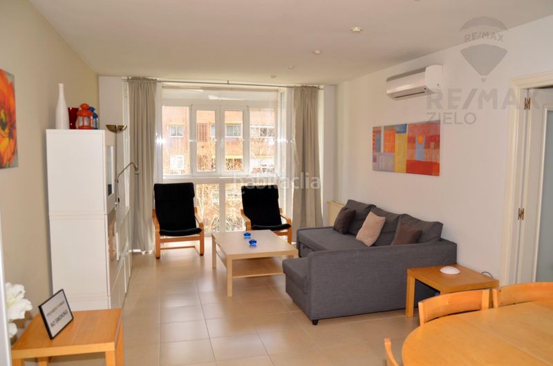 Foto 4731d693-7f4d-4bda-94e3-4bdf9630b9ab. Lloguer pis amb calefacció piscina a Acacias Madrid