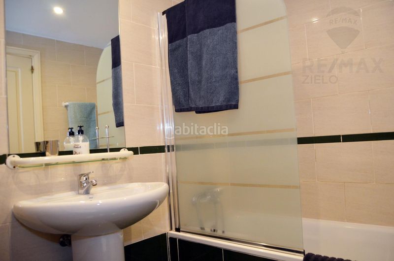 Foto e6255170-7b97-4201-8537-ae0e88026720. Lloguer pis amb calefacció piscina a Acacias Madrid