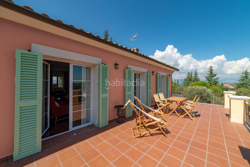 Foto 8a500e40-dd24-491d-b830-3969e5e2817c. Chalet espectacular chalet de lujo, con acabados de alta calidad, jardin de diseño y piscina, en la mejor z en Valdemorillo