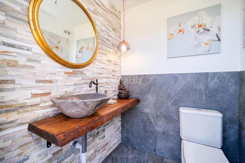 Foto a377acf1-3589-4929-9019-c7ebb2c9f41f. Chalet espectacular chalet de lujo, con acabados de alta calidad, jardin de diseño y piscina, en la mejor z en Valdemorillo