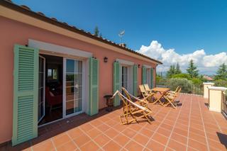 Xalet en Pino Alto-Navarredonda. Espectacular chalet de lujo, con acabados de alta calidad, jardi