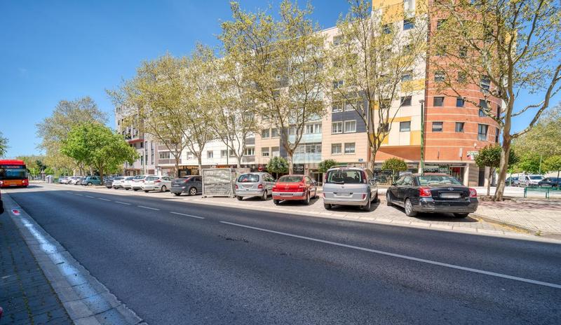 Foto d29386ef-8d76-4d60-a6ed-d1de491d3440. Lloguer local comercial a Plantío - Alcampo Burgos