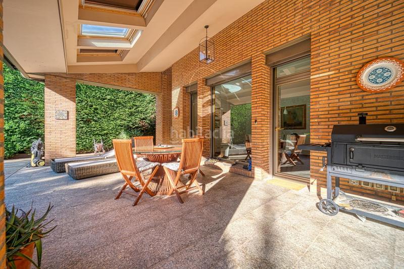 Foto 2ab0761f-a069-4d92-a2a6-3579d4a2e526. Chalet con riscaldamento parcheggio piscina in La Finca Pozuelo de Alarcón