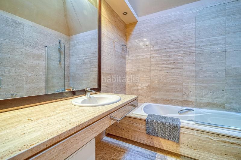 Foto bd95165c-998c-4ff2-80c2-6b4c298083fe. Chalet con riscaldamento parcheggio piscina in La Finca Pozuelo de Alarcón