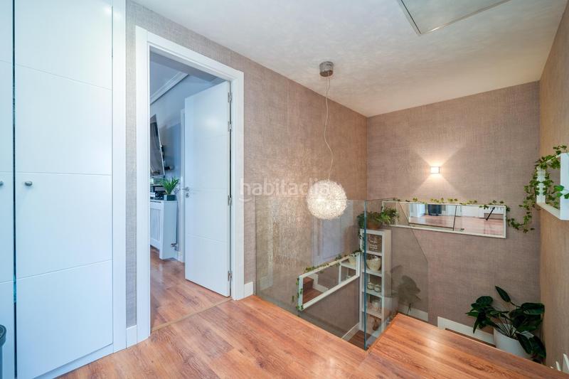 Foto 9e3f3a70-a654-43ce-b856-56a05d4d640e. Casa aparellada amb calefacció aparcament piscina a Boadilla del Monte