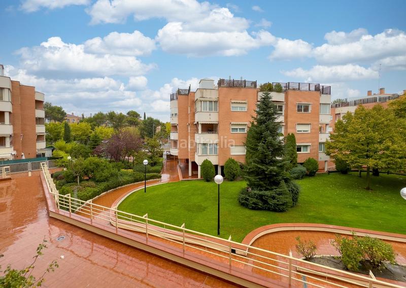 Foto b7da876e-ad83-4158-be40-649daf275d07. Lloguer àtic amb calefacció aparcament piscina a Pozuelo de Alarcón