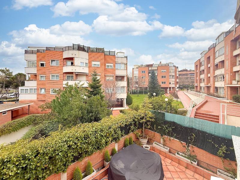 Foto d4f7b7cb-d7af-4816-96f6-d9d607492798. Affitto attico con riscaldamento parcheggio piscina in Pozuelo de Alarcón