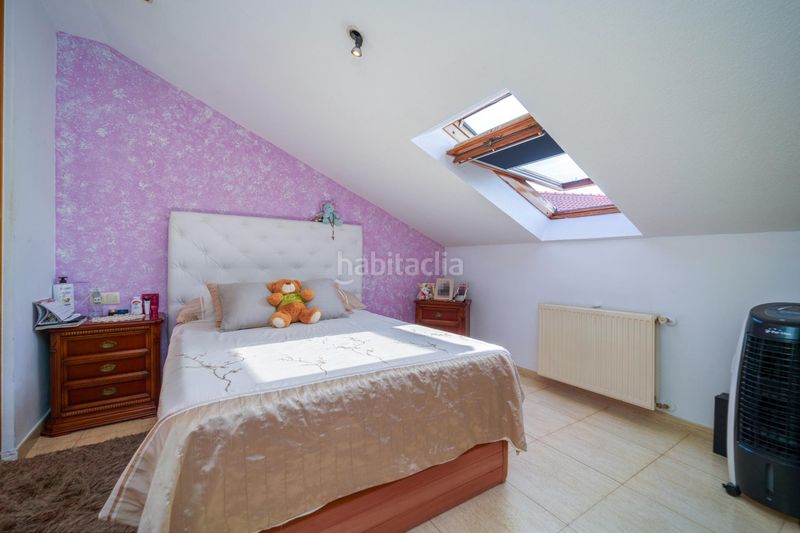 Foto 33225b0c-c642-42f5-a37a-e21f24bcaed5. Duplex con riscaldamento in Casa Amarilla Galapagar