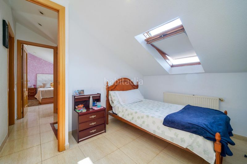 Foto cbcd1b7a-4b83-4294-a443-81ca003b3a16. Duplex con riscaldamento in Casa Amarilla Galapagar