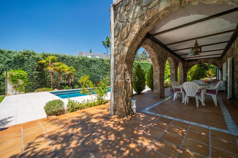 Foto 15845088-a670-4489-83d0-deaef7631d34. Chalet mit heizung parking pool in El Monte Torrelodones