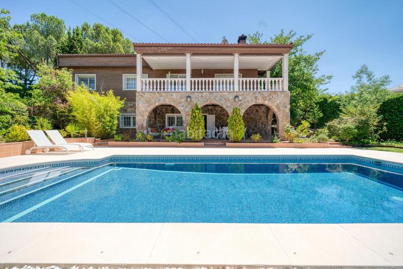 Foto 316db87f-e145-426e-9036-00fdf6a6b616. Chalet with heating parking pool in El Monte Torrelodones